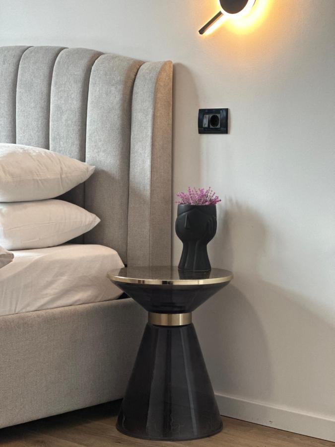 Peaceful Condo For Romantic Getaways Near Black Church - 3Min Walk Braszów Zewnętrze zdjęcie